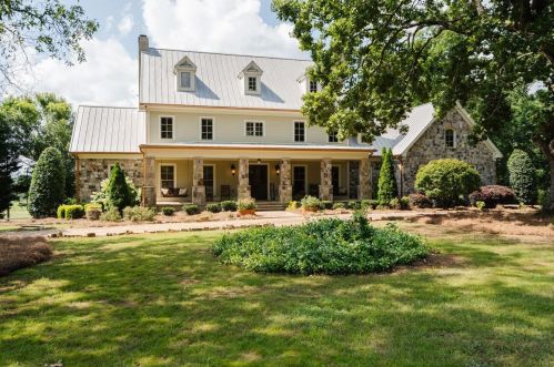 758 Coan Dr, Locust Grove, GA 30248-2126
