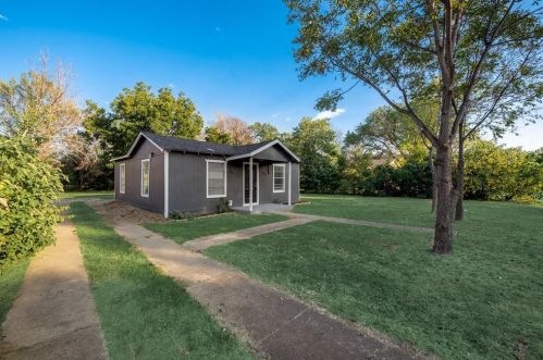 3821 Burnice Dr, Fort Worth, TX 76119-2309