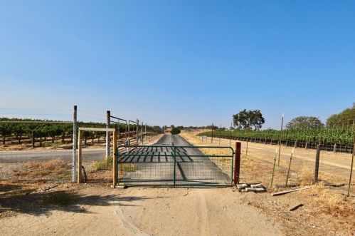 7989 Sundance Trl, Lake Nacimiento, CA 93446-8478