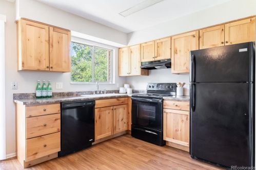 2463 Memphis Way, Aurora CO 80017-3103 exterior