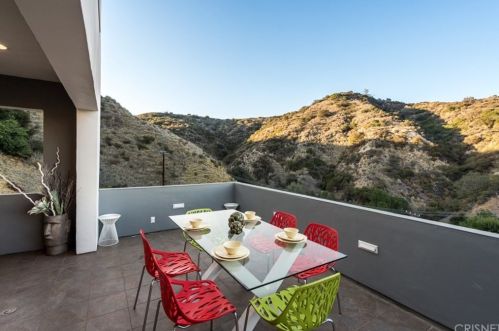 1652 Gladys Dr, Glendale CA  91206-1616 exterior