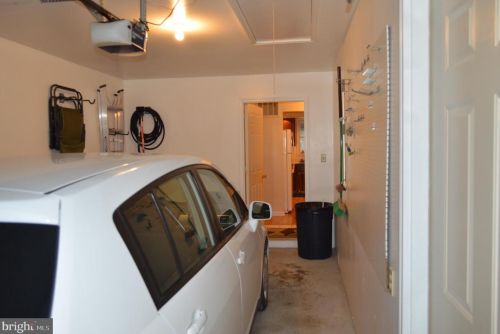 28 Garland Ct, Carlisle PA 17013-4409 exterior