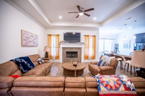 1726 Knob Hl Ct, Cedar Hill TX 75104-1501 exterior