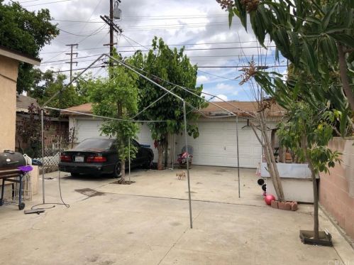 10214 Pinehurst Ave, South Gate, CA 90280-6948