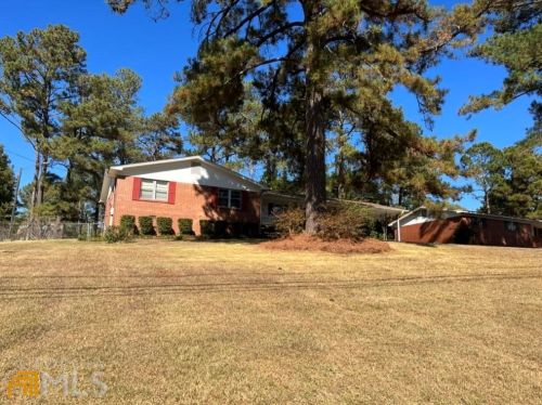 2020 Green St, Warner Robins, GA 31093-2726