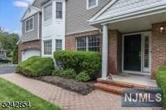 24 Waldeck Ct, Town Center, NJ 07052-2986