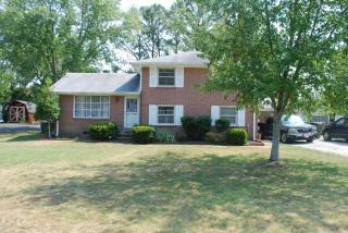 414 Vosswood Dr, Lebanon, TN 37087-2140