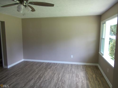 40 Newnan Rd, Newnan, GA 30263-2230