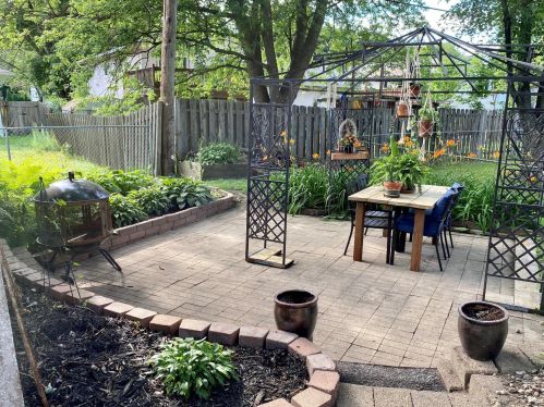 1207 Charlton St, Saint Paul MN  55118-2922 exterior