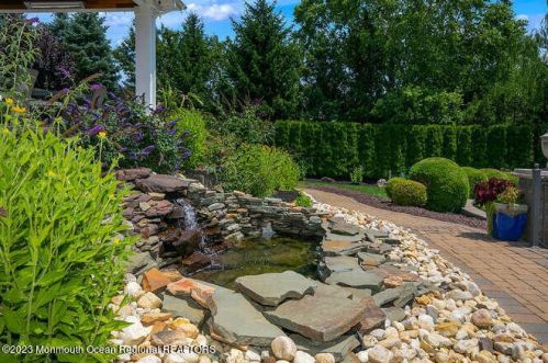 15 Pegasus Dr, Tinton Falls NJ 07724-2875 exterior