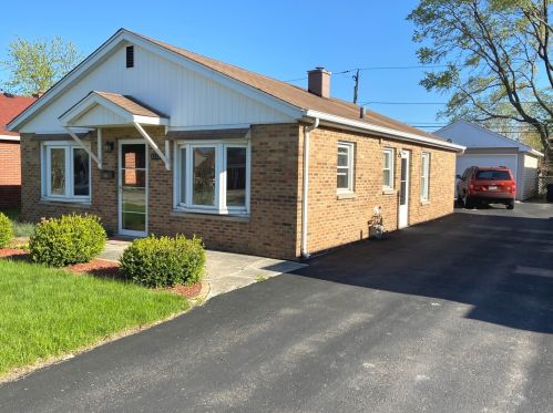 3153 Park Lane Dr, Chicago, IL 60803-4533