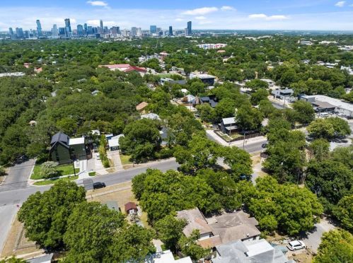 2702 2nd St, Austin TX  78702-4716 exterior