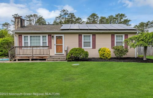 188 Grand Central Pkwy, Berkeley Township, NJ 08721-2712