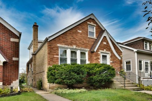 5434 Newcastle Ave, Chicago, IL 60638-2304