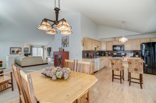 792 Cedar St, Saint Paul MN  55103-2103 exterior