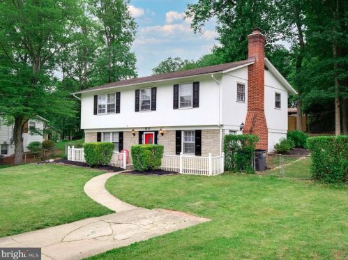 8111 Blairton Rd, Springfield, VA 22152-1804