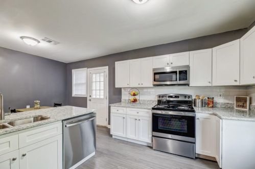 2664 Baker Ridge Dr, Atlanta GA  30318-7223 exterior