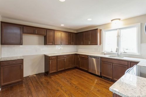 99 Cat Swamp Rd, Woodbury, CT 06798-3019