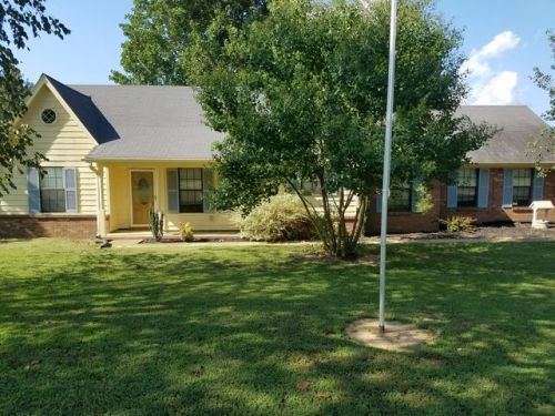 167 Sunnybrook Dr, Senatobia, MS 38668-7025