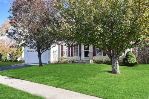 56 Greenview Ter, Middletown, CT 06457-8738