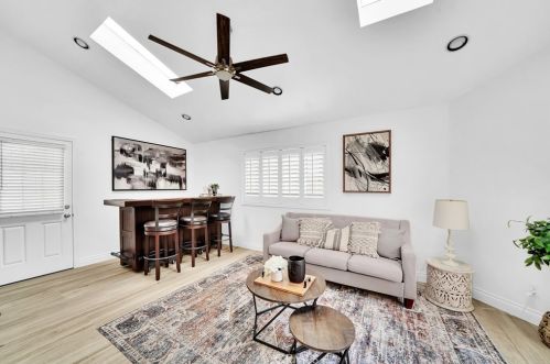 8696 La Playa Cir, Santa Ana CA 92708-5010 exterior