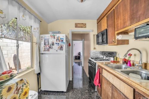 5881 Mtn Vw Ave, Riverside CA  92504-1580 exterior