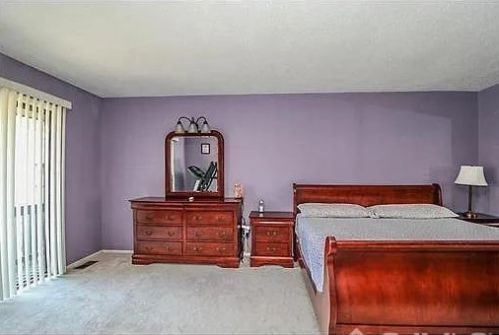 322 Westgate Dr, Edison, NJ 08820-1169