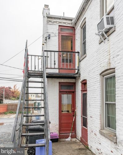 444 Concord St, Lancaster PA  17603-2949 exterior