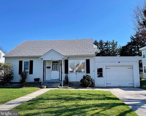 311 Elm Ave, Hanover, PA 17331-1905