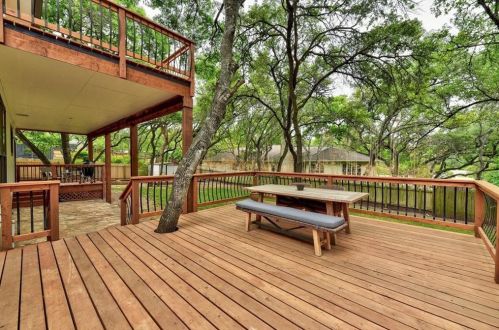 1517 Ben Crenshaw Way, Austin TX  78746-6163 exterior