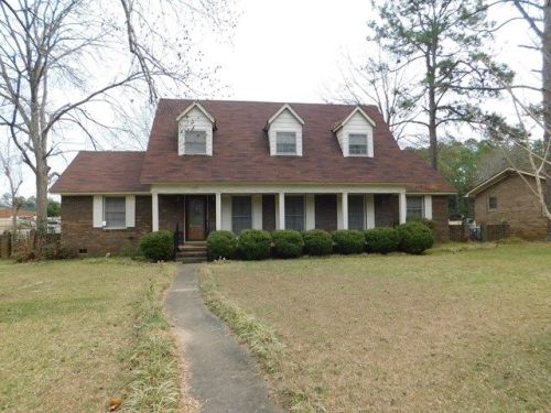 1120 Saint Andrews Dr, Albany, GA 31707-5034
