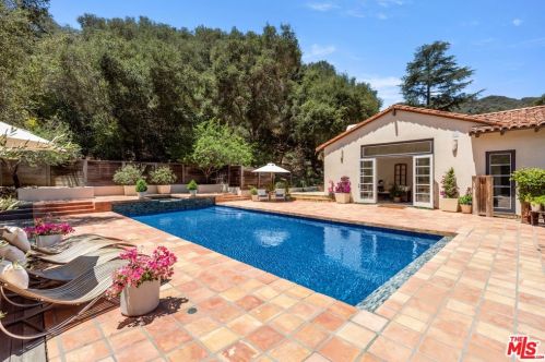 647 Old Topanga Canyon Rd, Topanga, CA 90290-3814