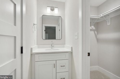 10601 Greenacres Dr, Silver Spring MD 20903-1214 exterior