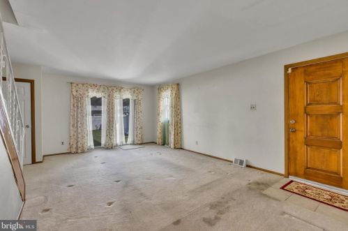 9936 Alicia St, Philadelphia, PA 19115-1309