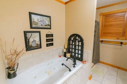 15302 Ben Wiggins Rd, Conroe TX  77303-4805 exterior