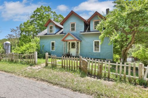 168 Pequest Rd, Andover, NJ 07821-2020