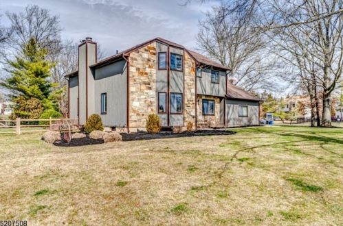 5 Killarney St, Bridgewater, NJ 08807-2653
