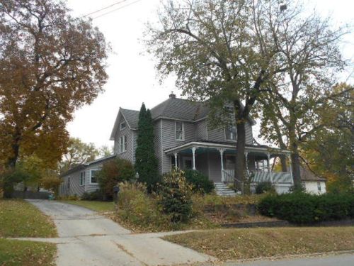 816 Brinton Ave, Nelson, IL 61021-1612