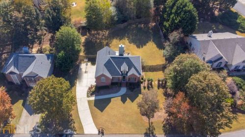 1080 Julius Dr, Suwanee, GA 30024-5422