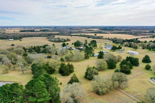 4179 Stokes Rd, Bellvue TX 77418-4139 exterior