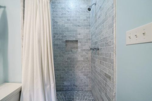 106 Huntington Rd, Atlanta GA  30309-1503 exterior