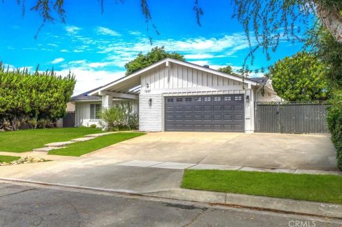 1237 Nancy Ct, Upland, CA 91786-2505