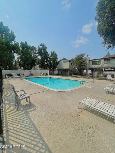 6491 Stoney View Ln, Simi Valley CA  93063-6422 exterior