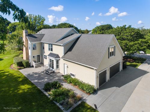 36303 Old Woods Trl, Gurnee, IL 60031-1683