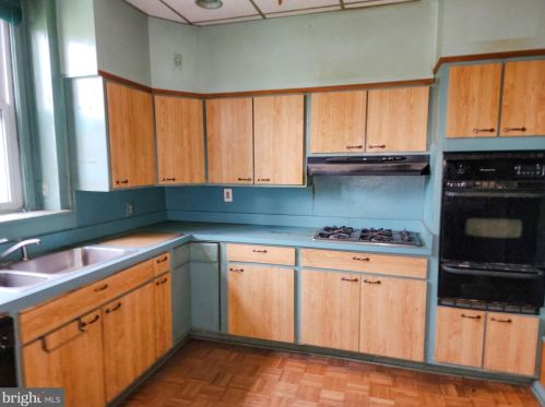 6804 Emlen St, Philadelphia PA  19119-2641 exterior