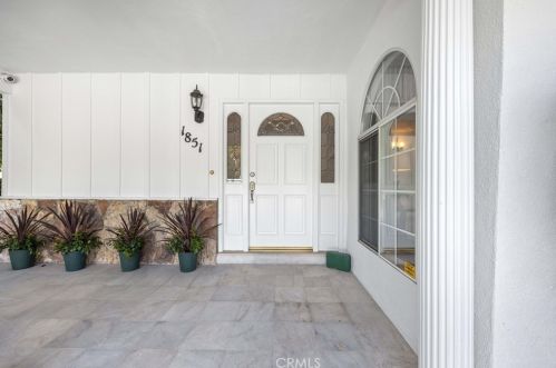 1851 Greenbriar Rd, Glendale CA  91207-1064 exterior