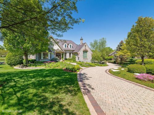 402 Midwest Club Pkwy, Oak Brook, IL 60523-2528