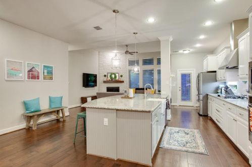 209 Sunrise Dr, Argyle TX 76226-1298 exterior