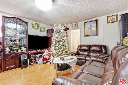 343 Riverdale Dr, Glendale CA  91204-4825 exterior