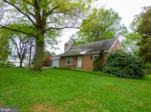 2390 Grandview Rd, York PA  17403-5109 exterior